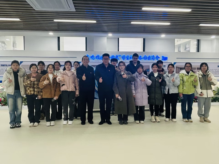 校领导深入918博天堂开展“手拉手”联系党支部及低年级大学生入党积极分子活动 第 3 张