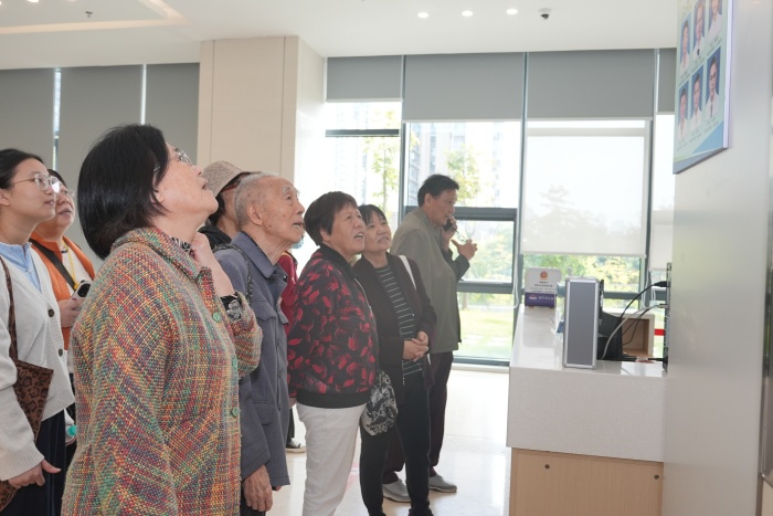 8 参观放射科看医生简介_1.JPG