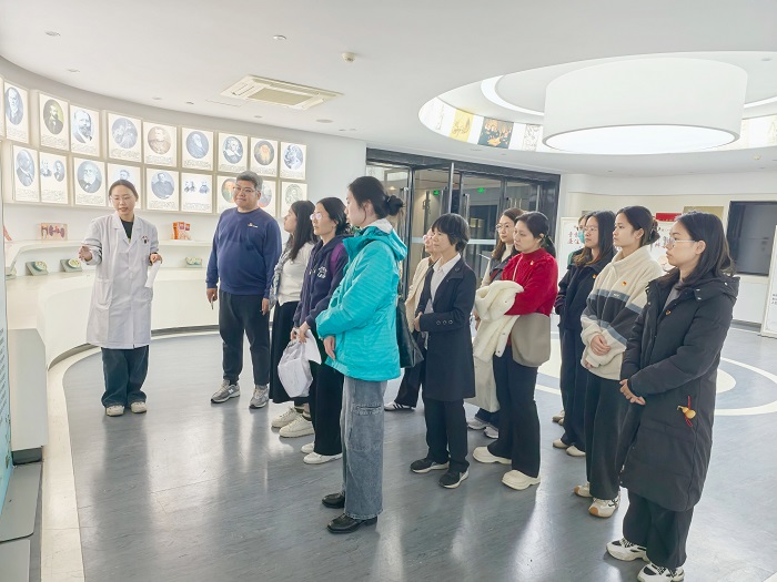 以廉促干 以干践廉——口腔综合科党支部到918博天堂
生命科学馆开展主题党日活动 第 2 张 以廉促干 以干践廉——口腔综合科党支部到918博天堂
生命科学馆开展主题党日活动 第 2 张