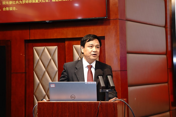 勇担援外使命 巾帼不让须眉——918博天堂
罗婷婷医生启程赴尼日尔执行援外医疗任务 第 4 张