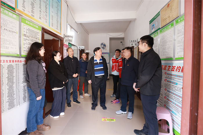 918博天堂
副校长陈俊强带队赴龙琴村开展乡村振兴调研暨帮扶慰问活动 第 2 张