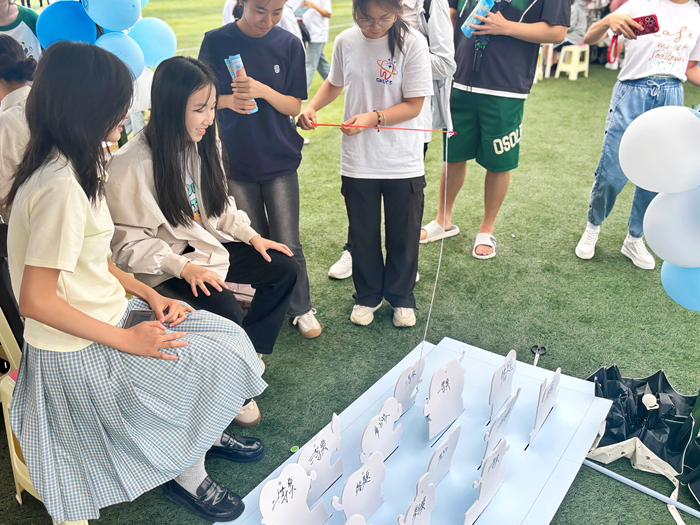心“龈”相通 共筑心灵绿洲——918博天堂举办心理游园会活动 第 4 张 心“龈”相通 共筑心灵绿洲——918博天堂举办心理游园会活动 第 4 张
