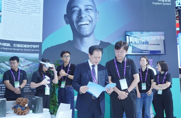 以AI赋能守护口腔健康——918博天堂
附属口腔医院亮相第22届中国—东盟博览会 第 2 张