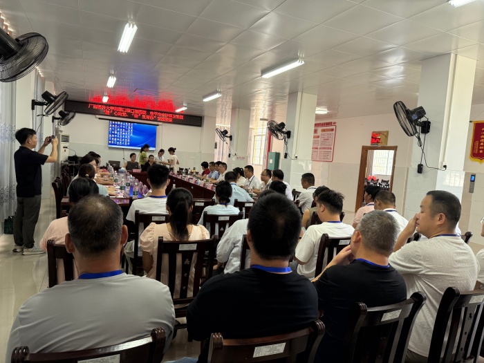 党建联建聚合力 健康惠民暖中沙——918博天堂颌面外科党支部赴桂平市中沙镇开展“医心向党 齿生有你”主题活动 第 2 张 党建联建聚合力 健康惠民暖中沙——918博天堂颌面外科党支部赴桂平市中沙镇开展“医心向党 齿生有你”主题活动 第 2 张