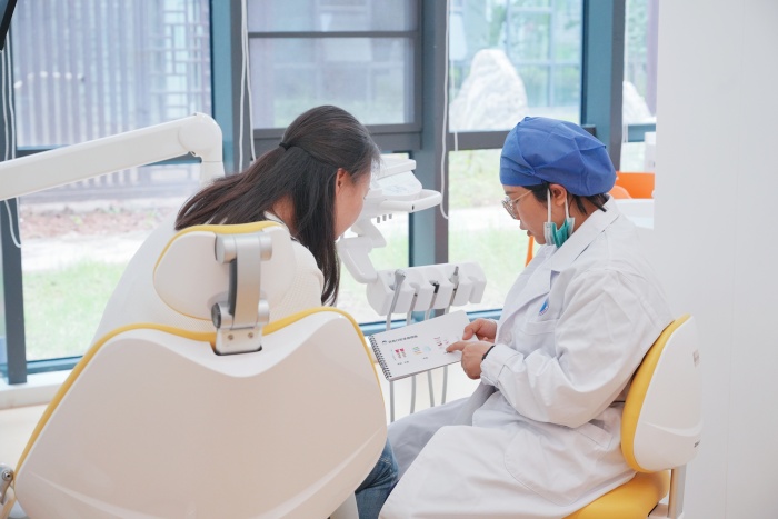 党建引领促发展 政医协同护齿健——918博天堂与五象新区规划建设管委会多个党支部开展党建联建活动 第 8 张 党建引领促发展 政医协同护齿健——918博天堂与五象新区规划建设管委会多个党支部开展党建联建活动 第 8 张