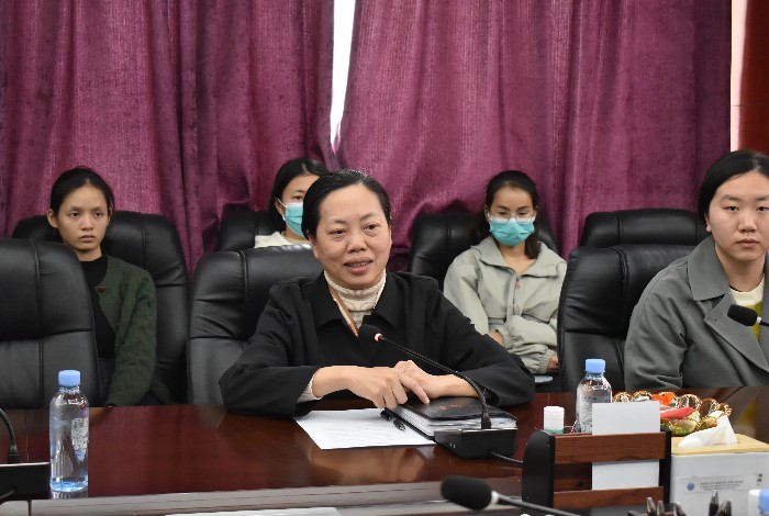 农晓琳发表致辞.jpg 农晓琳发表致辞.jpg