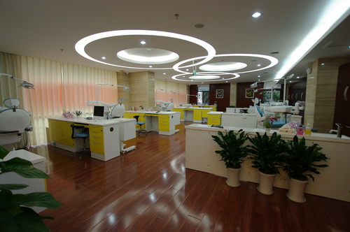 民主路门诊.jpg 民主路门诊.jpg